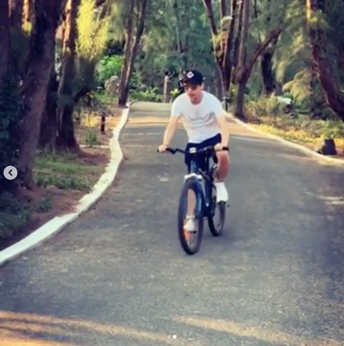 Lộ bằng chứng Bảo Anh - Hồ Quang Hiếu đi du lịch chung, lần này còn có cả nhạc mẫu hộ tống cặp đôi?-6