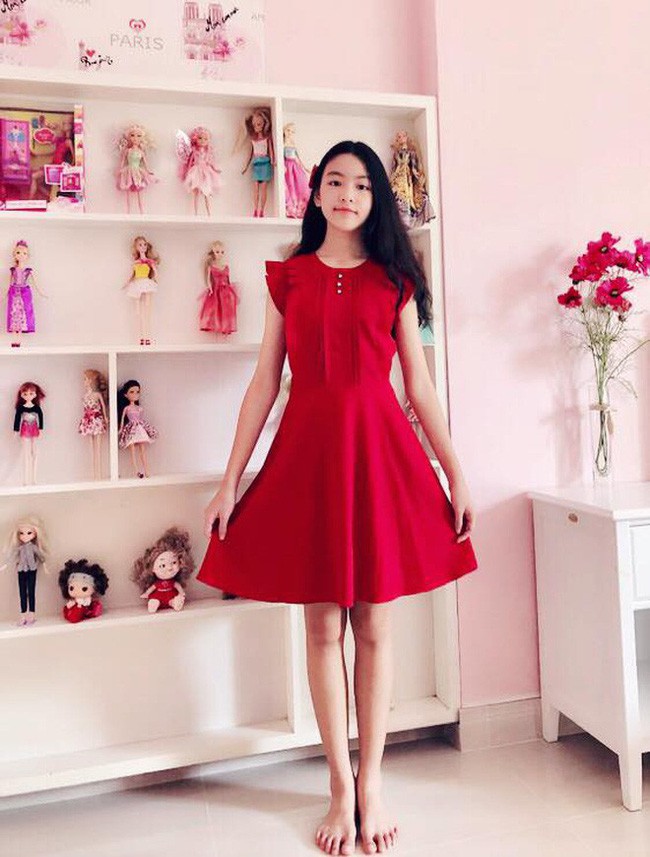 Con gái MC Quyền Linh lần đầu catwalk với áo dài, càng nhìn càng thấy thần thái của Hoa hậu tương lai-5