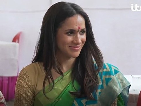 Xuất hiện bất ngờ trong đoạn video từ thiện tại Ấn Độ khi đang nghỉ thai sản, Meghan bị chỉ trích dữ dội vì lý do này