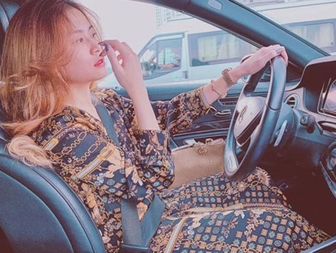 Choáng với tài sản kếch xù của Hoàng Thùy Linh sau scandal 12 năm