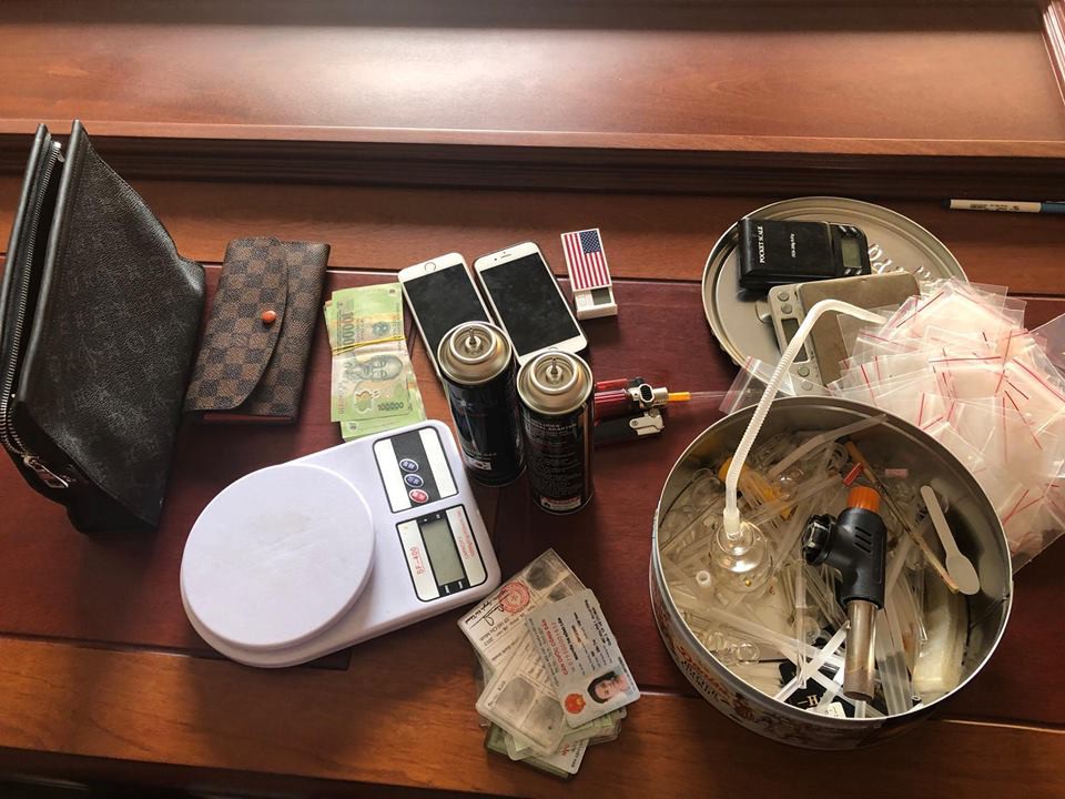 Nữ sinh viên 9X ngành dược bị bắt quả tang khi đang đi đang bán ma tuý cho con nghiện-2