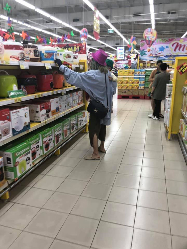 Hot girl Bella bị bắt gặp tha lôi con đến Nam Định, nhưng phản ứng của dân mạng với người quay clip hết sức bất ngờ-1