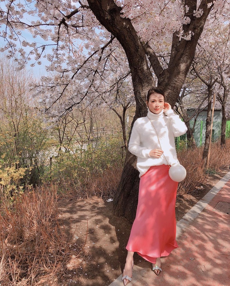 Hoàng Yến Chibi khoe ngực khủng - Jun Vũ mát mẻ với bikini xanh nõn chuối-8