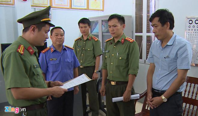 Phó giám đốc Sở GD&ĐT Sơn La bị khởi tố vẫn đi làm bình thường-2