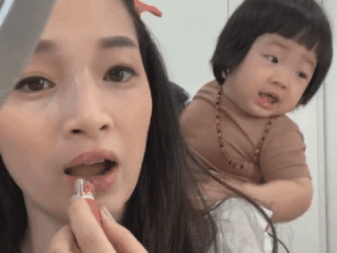 Nghi bị xỉa xói bắt con chụp ảnh dưới nắng 40 độ ngã cũng không đỡ lên, Ngọc Mon phản ứng mạnh-9
