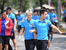 Tình yêu ngọt ngào của cầu thủ Việt: Từ cái kết viên mãn của Hùng Dũng đến ngôi nhà xinh xắn bạn gái tặng Văn Toàn Tình yêu ngọt ngào của cầu thủ Việt: Từ cái kết viên mãn của Hùng Dũng đến ngôi nhà xinh xắn bạn gái tặng Văn Toàn