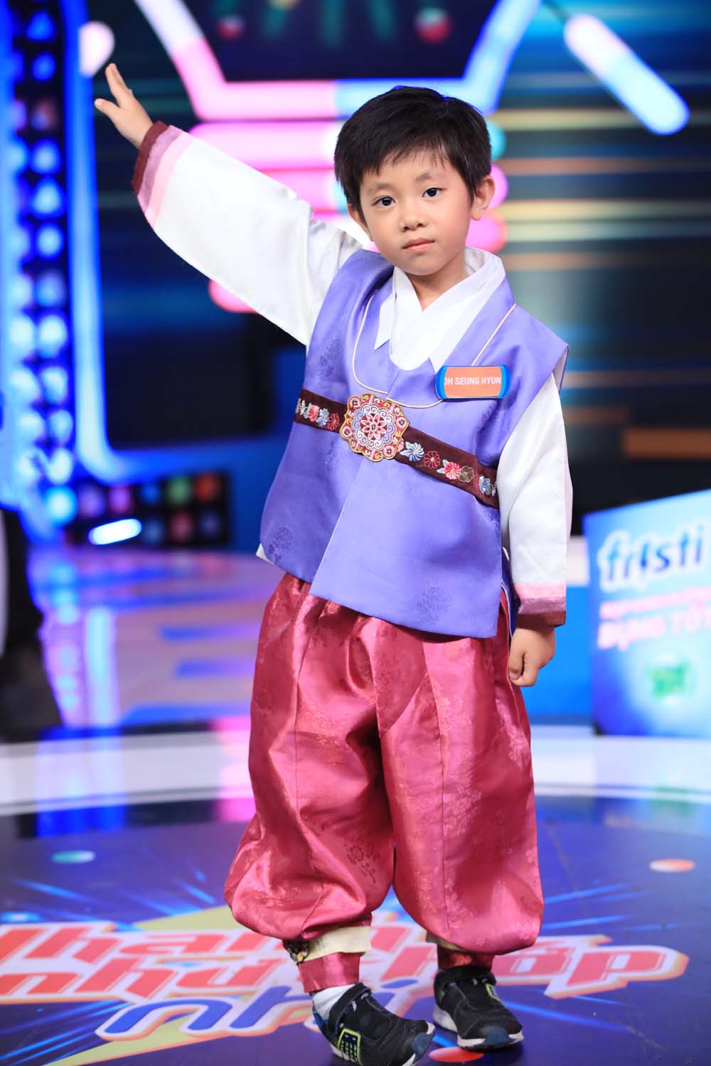 Bị thí sinh nhí ‘chặt chém’, Trấn Thành vô tình tiết lộ sắp có con?-1