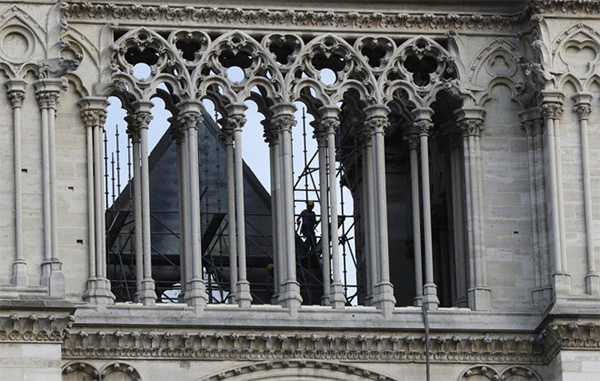 Giới điều tra Pháp hé lộ nguyên nhân cháy Nhà thờ Đức Bà Paris-1