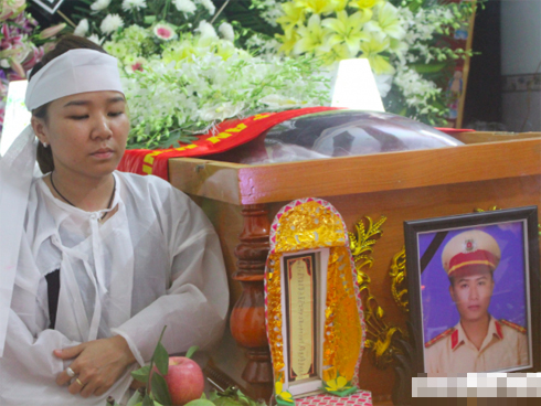 Xác minh clip CSGT dí súng, đá vào mặt 2 thanh niên ở Sài Gòn-2