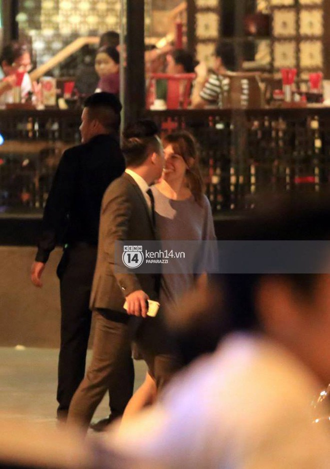 Muôn kiểu tỏ tình của sao Vbiz: Người cướp sóng truyền hình, người lên tận đỉnh núi nói lời trăm năm-11