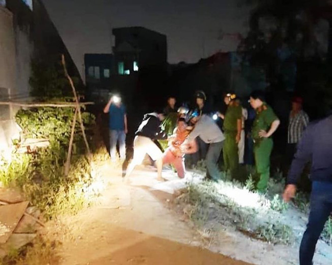 Con trai cầm dao giết chết mẹ ruột tại nhà lúc nửa đêm, nghi do bị tâm thần-1