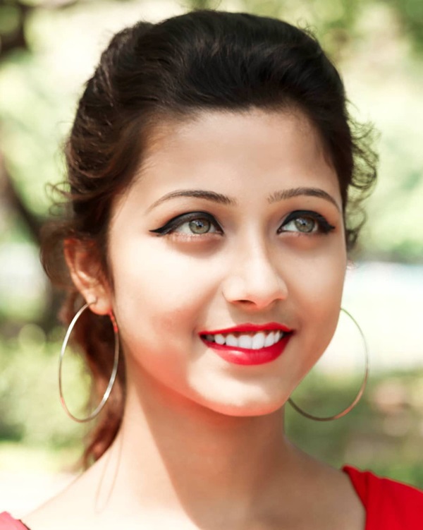 Xuất hiện trong lễ hội, thiếu nữ khiến cộng đồng mạng chao đảo vì nhan sắc đẹp tựa thần tiên-17