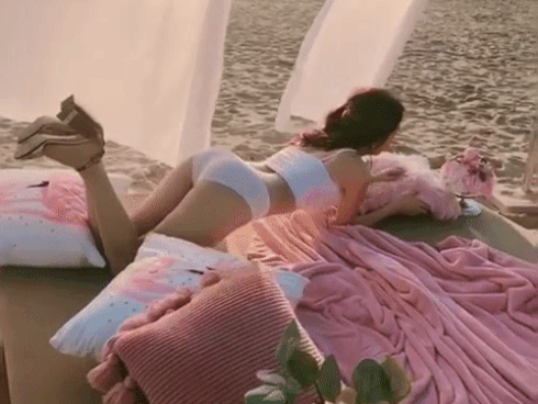 Vừa kỷ niệm 2 năm ngày yêu chưa bao lâu, Ngọc Trinh lại chất chứa tâm sự: Ai cần đi sẽ đi-5