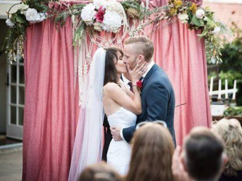 Nam thanh niên 17 tuổi kết hôn với cụ bà 51 tuổi 18 năm trước giờ ra sao?-6