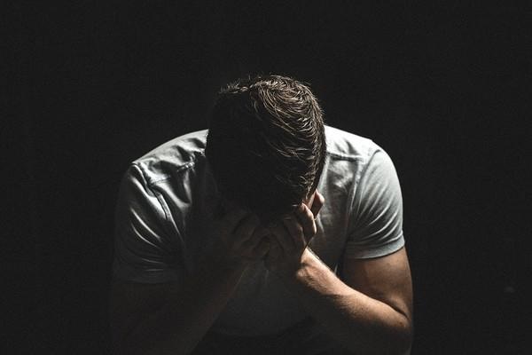 Vui mừng vì bạn gái mang thai, người đàn ông ngay sau đó nhận ra sự thật không ngờ-1