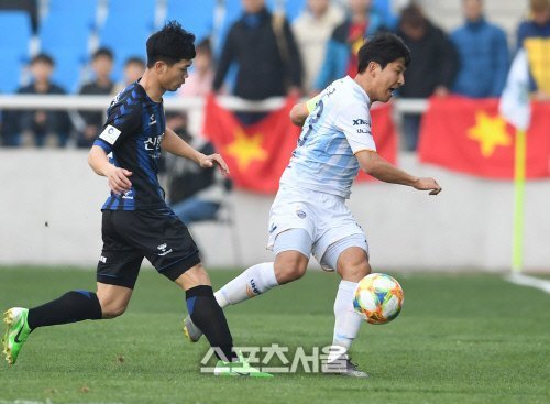 Công Phượng: Chỉ thầy Park mới có thể giải cứu!-1