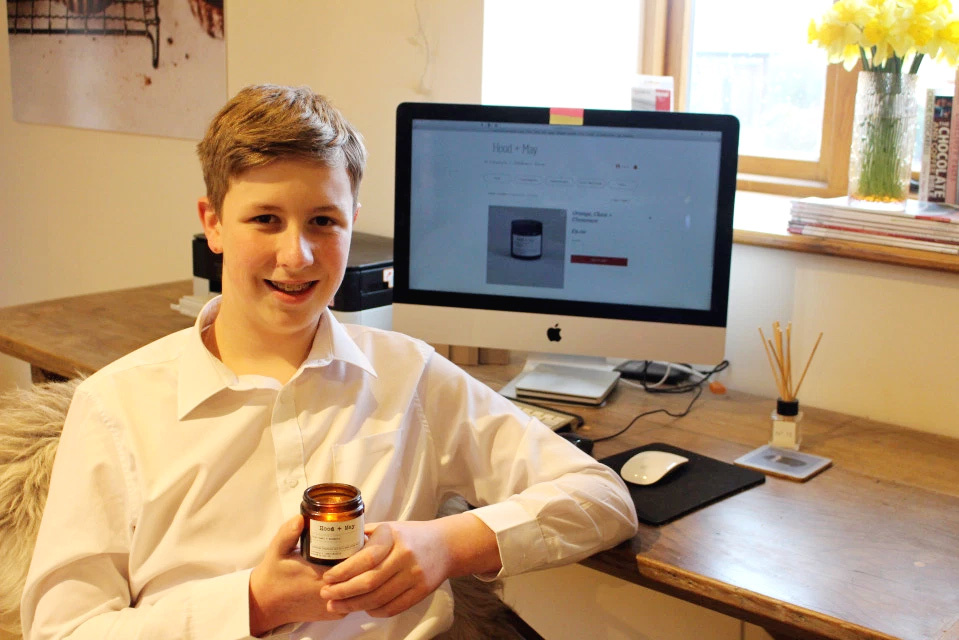 Học sinh 14 tuổi, chỉ làm nến bán kiếm hàng trăm triệu đồng-1