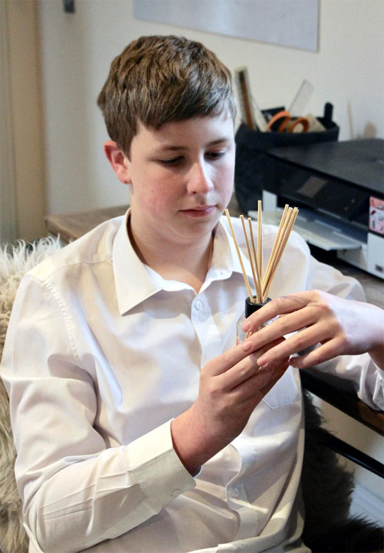 Học sinh 14 tuổi, chỉ làm nến bán kiếm hàng trăm triệu đồng-3