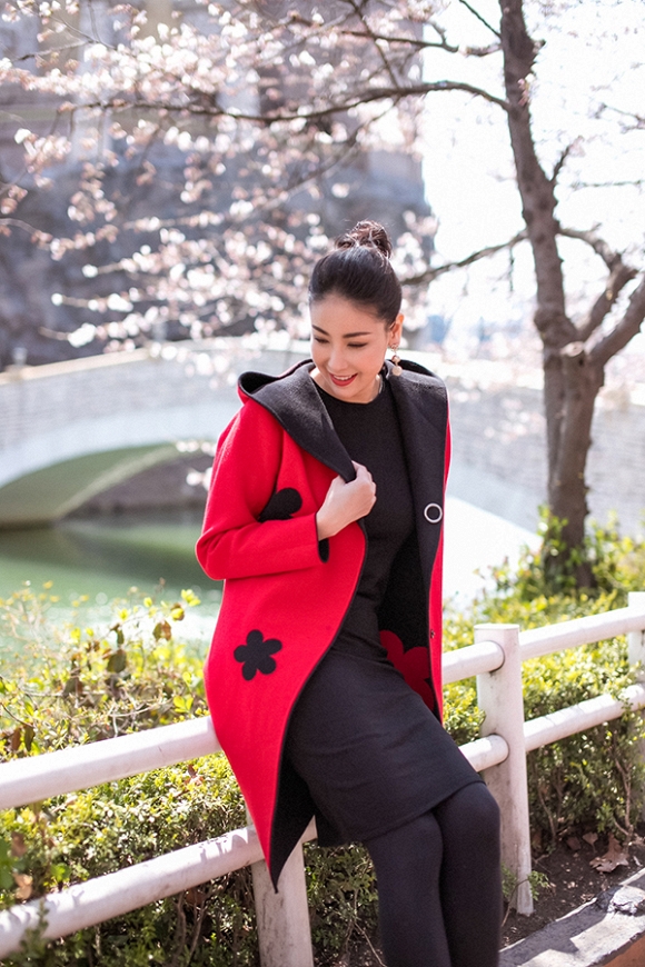 Hoa hậu Hà Kiều Anh trẻ trung, khoe dáng thon gọn ở Hàn Quốc-12