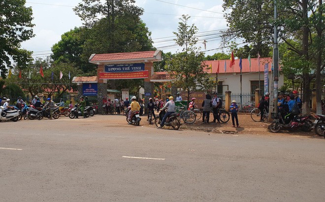 2 nữ sinh lớp 4 bị 4 nam sinh cùng lớp chọc ghẹo rồi đánh phải nhập viện tâm thần kiểm tra-1