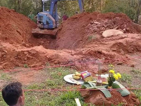 Con gái bị giết hại chôn dưới giếng về báo mộng cho mẹ đến đúng nơi để tìm?-4