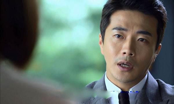 Nuôi chồng học thạc sĩ, vợ chết điếng vì câu nói ngày anh nhận bằng-1