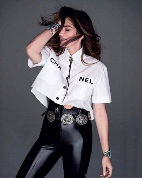 Phượng Chanel đụng hàng áo 50 triệu đồng với con gái Cindy Crawford-12