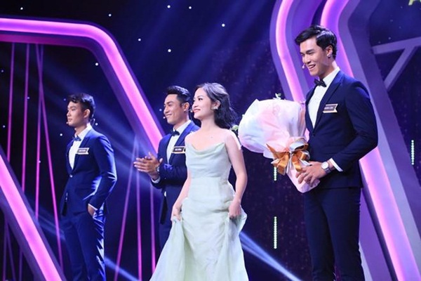 Màn cầu hôn bất ngờ tối qua khiến Hương Giang - Vỹ Dạ bật khóc, triệu khán giả vỡ òa-5