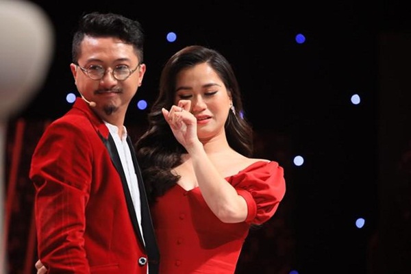 Màn cầu hôn bất ngờ tối qua khiến Hương Giang - Vỹ Dạ bật khóc, triệu khán giả vỡ òa-9