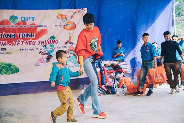 Cuộc sống của HHen Niê thay đổi thế nào kể từ khi trở thành Hoa hậu?-9