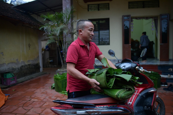Nghề độc ở Hà Nội: Bán lá chuối rừng, kiếm hàng chục triệu đồng mỗi tháng-13