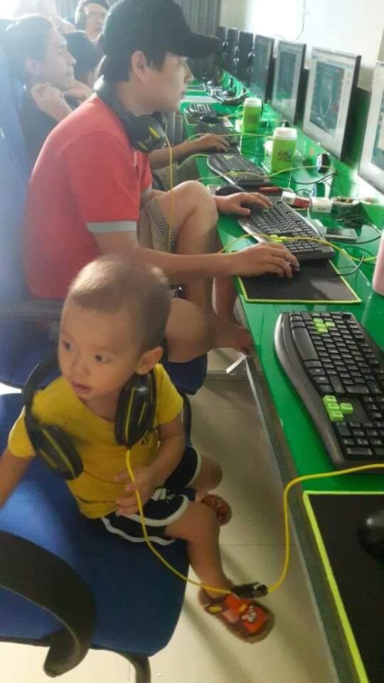 Mẹ viết sớ bóc mẽ bố trông con chểnh mảng, dân mạng xem ảnh thì toàn bênh: Đáng yêu thế còn ý kiến gì!-1