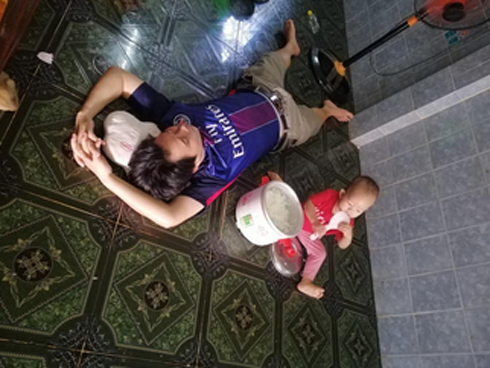 Đi học lái xe, hai cô gái khiến cả lớp bất ngờ với kiểu ngồi hớ hênh-5