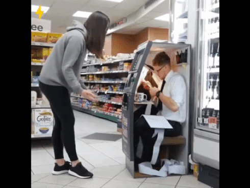 Cuộc sống toàn là những