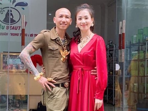 Vợ chồng ca sĩ Phú Lê bị điều tra vì quảng cáo thuốc không giấy phép với tác dụng... 