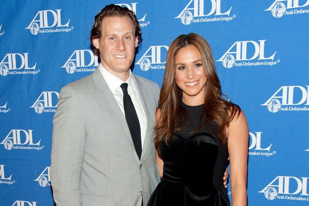 Sợ chồng cũ trả thù khi đang bầu bí nặng nề, Meghan đã nhờ mẹ đẻ làm điều này để dẹp yên mọi chuyện-1