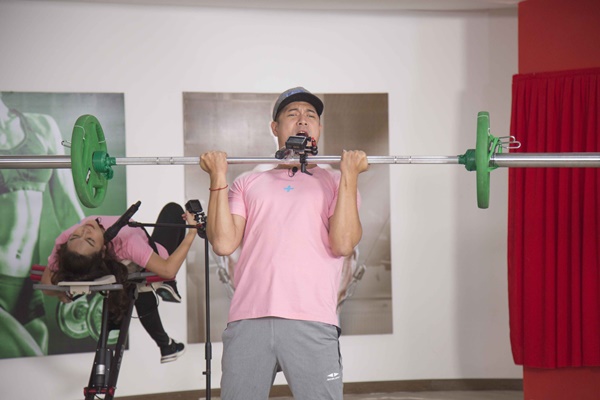 Tập tạ hát karaoke, hên quá Running Man Việt không có ai... xì hơi như bản Trung Quốc-4