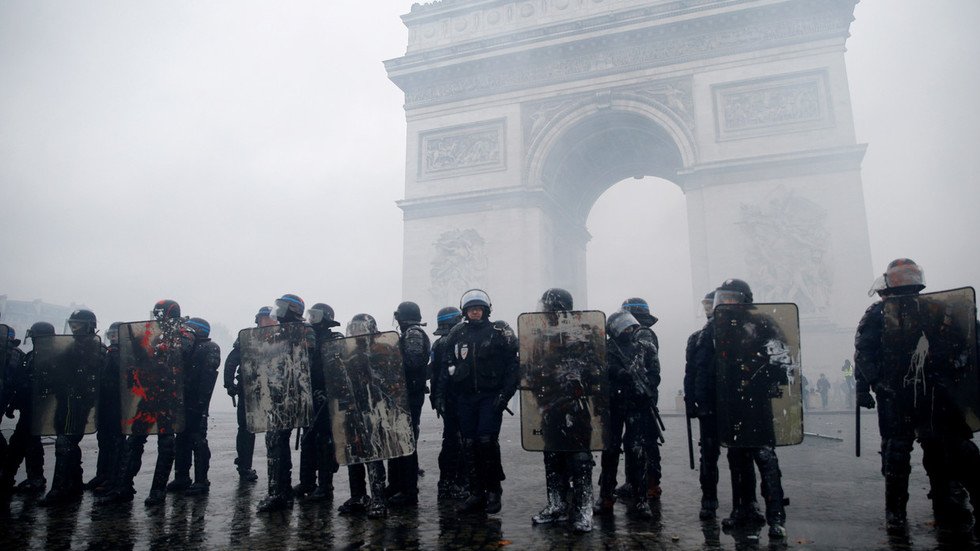 Biểu tình bạo lực triền miên, gần 30 cảnh sát Pháp tự sát từ đầu năm tới nay-1