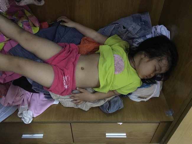 Gọi con dậy đi học, mẹ trẻ thót tim vì quay qua quay lại đã mất tích, hóa ra sự thật rất bất ngờ-1