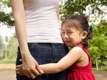 Nếu con bị bạn bắt nạt hay đánh đập ở trường thì đây là điều các bậc phụ huynh nên làm thay vì bảo trẻ mách cô Nếu con bị bạn bắt nạt hay đánh đập ở trường thì đây là điều các bậc phụ huynh nên làm thay vì bảo trẻ mách cô