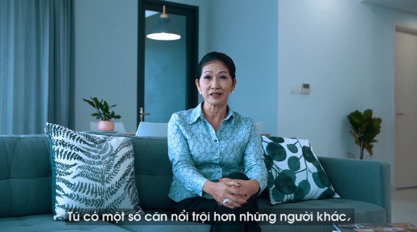 Mẹ Minh Tú tiết lộ sốc: Con gái bôi kem trộn, xin tiền đi cắt chân-1