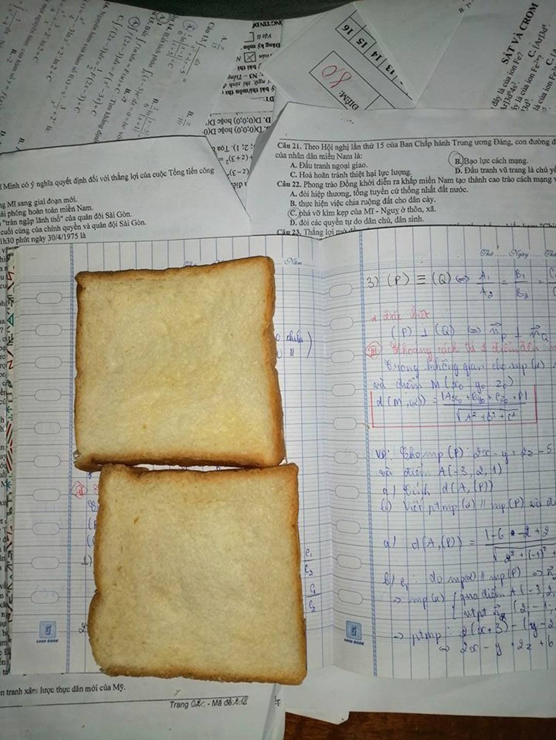 Hình ảnh chiếc đề cương dài 2-3m khiến nhiều học sinh choáng váng khiếp sợ mùa thi học kỳ trước mắt-4