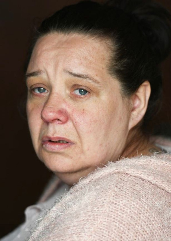 Bố mẹ vô tình ngủ thiếp đi, đến khi tỉnh dậy thì chết lặng vì thấy con mình đã ra đi từ lúc nào trong vòng tay của bố-3