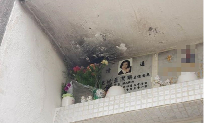 Bia mộ của Lam Khiết Anh bị vấy bẩn, không người thăm nom-2