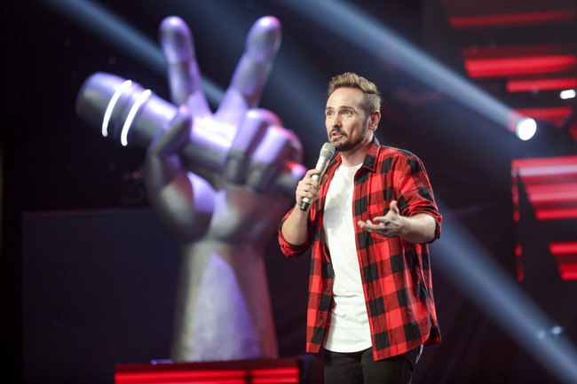 Tuấn Hưng bó tay, thất thần ở The Voice khi liên tục bị đàn anh, đàn chị làm trò kỳ cục này-10