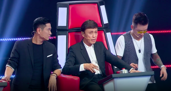 Tuấn Hưng bó tay, thất thần ở The Voice khi liên tục bị đàn anh, đàn chị làm trò kỳ cục này-2
