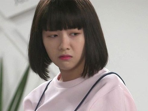 Sau câu nói vô tình của mẹ chồng, chồng lại “hắt thêm một chậu nước lạnh”, tôi xin phép được 
