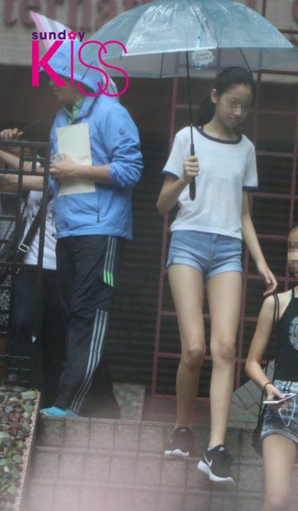 Ông trùm phim 18+ kết hôn cùng siêu mẫu, ngỡ ngàng khi ngắm dung nhan con gái 13 tuổi-16