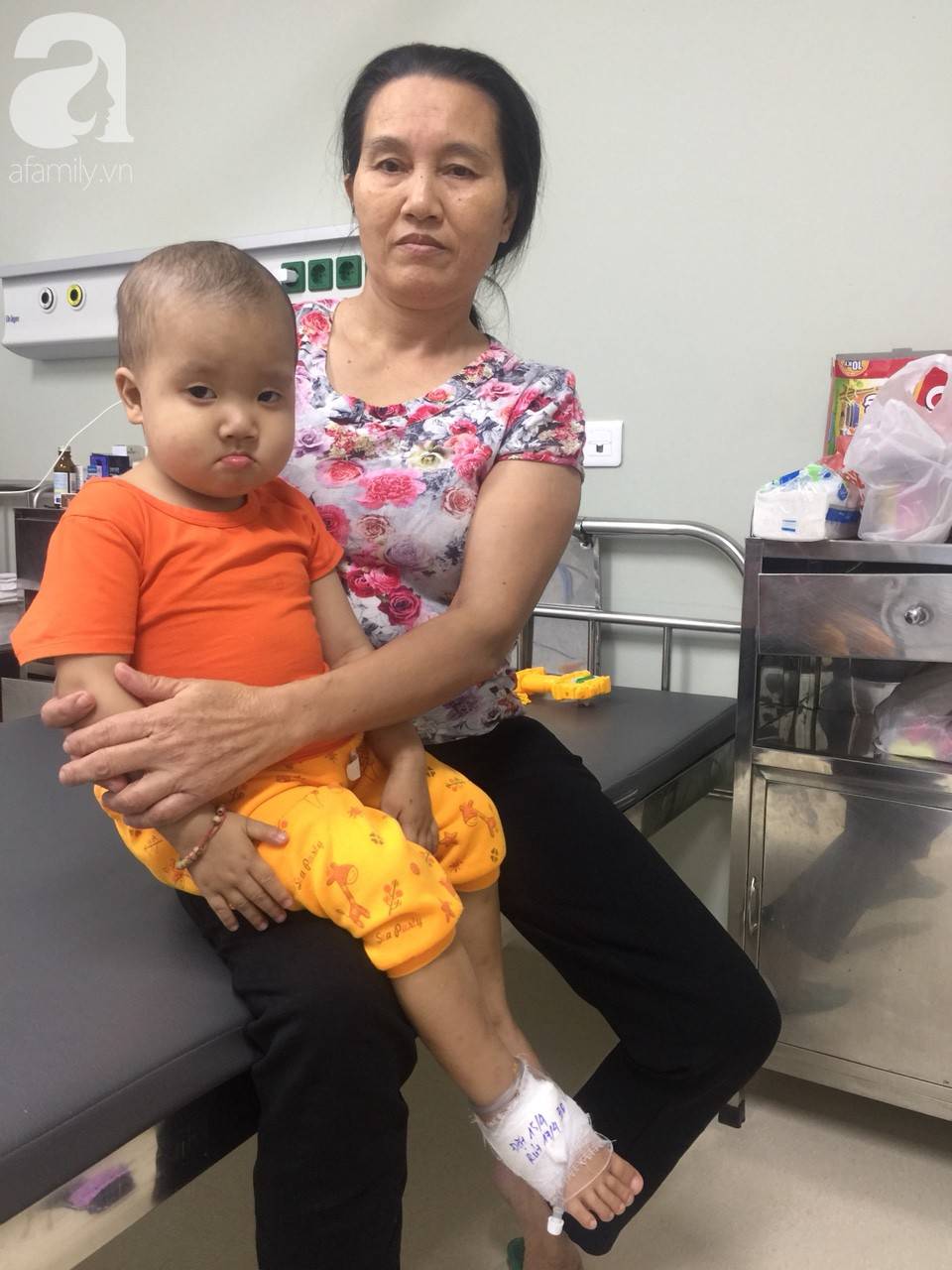 Điều ước trong nước mắt của bé trai mắc bệnh hiểm nghèo, gần 3 tuổi vẫn chưa biết đi: Cháu muốn về với mẹ, với em”-6