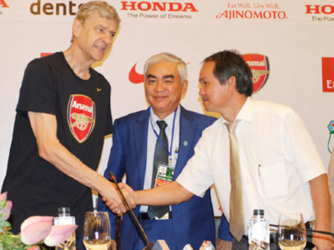 Đại gia Việt mua đội bóng Châu Âu: Vợ á hậu, quản khách sạn Sheraton Hà Nội-1